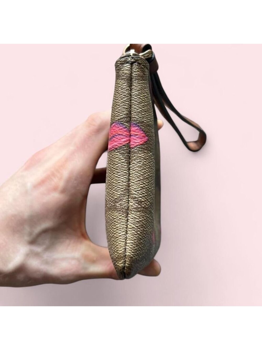 Coach Brown Signature C Canvas Lip Print Wristlet Flirty Luxury Dainty Kisses - Picture 4 of 7